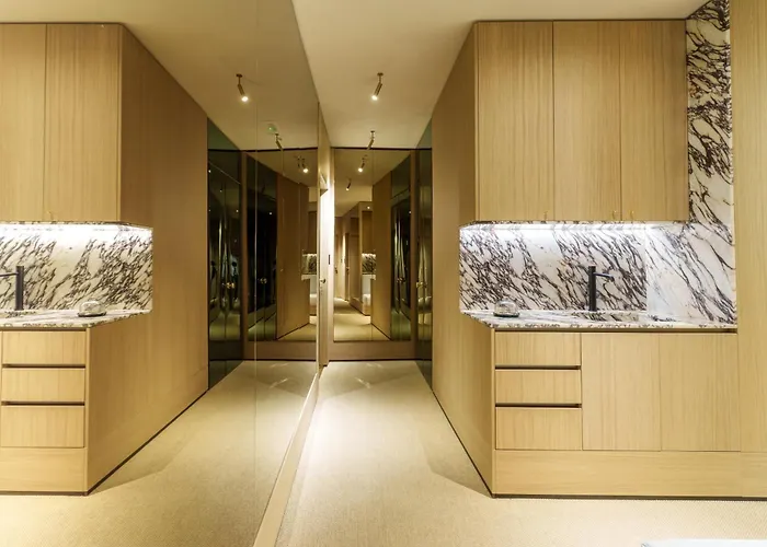 Suli Colosseum Designer Apartment